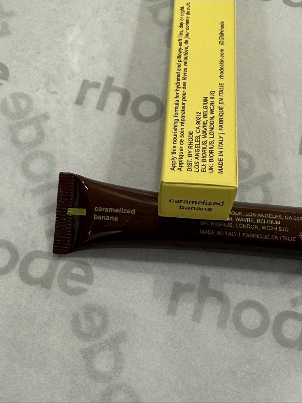 Rhode Bundle CARAMELIZED BANANA AND SUGARBERRY LIP TREATMENTS - Picture 5 of 11